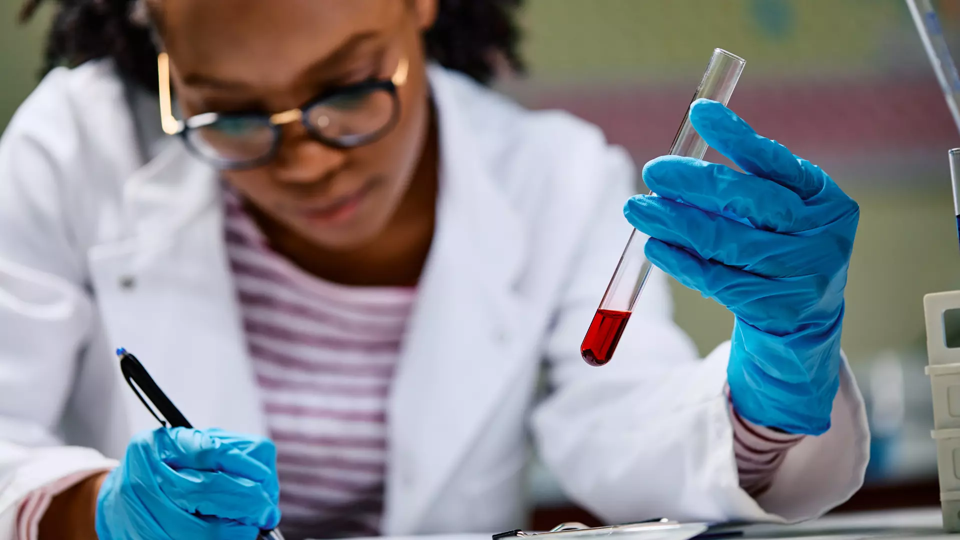 Ausência de mulheres negras é desafio para ciência